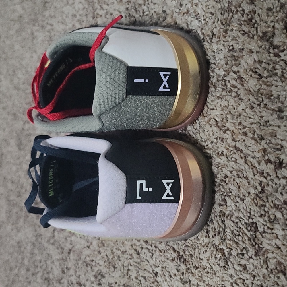 Shoes - Picture 4 of 7